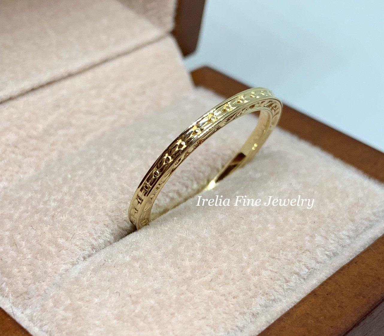 14K Gold Sculptural Vintage Inspired Leaf Band