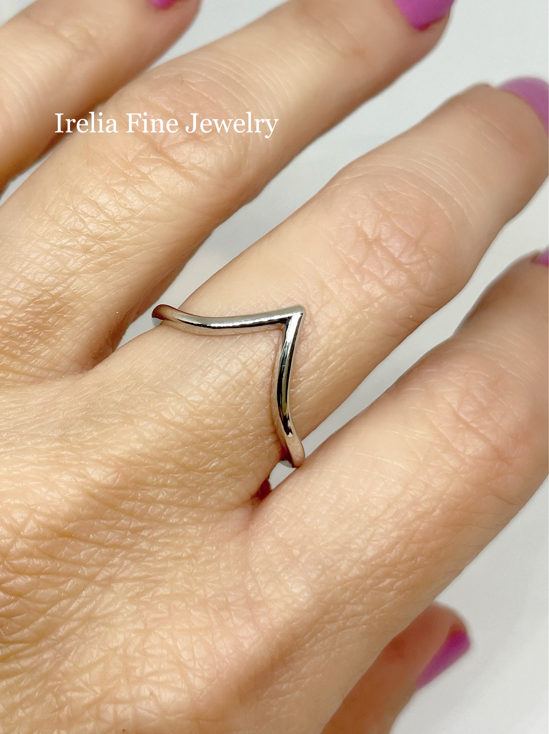 14K Gold V Shape